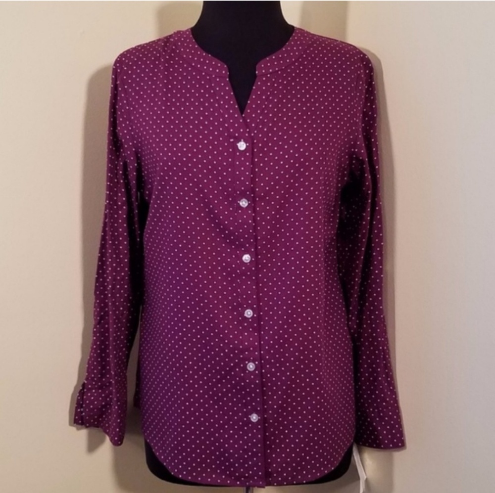 NWOT Croft and Barrow v neck button down shirt - Picture 2 of 7